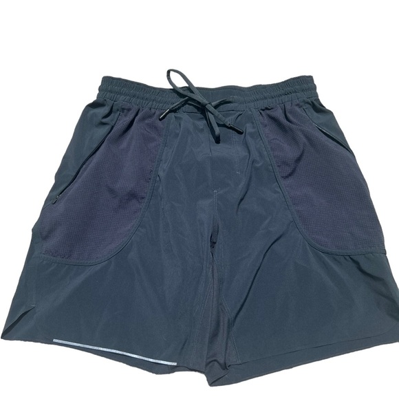 Lululemon Athletic Linerleas Shorts Size Small - Picture 2 of 11